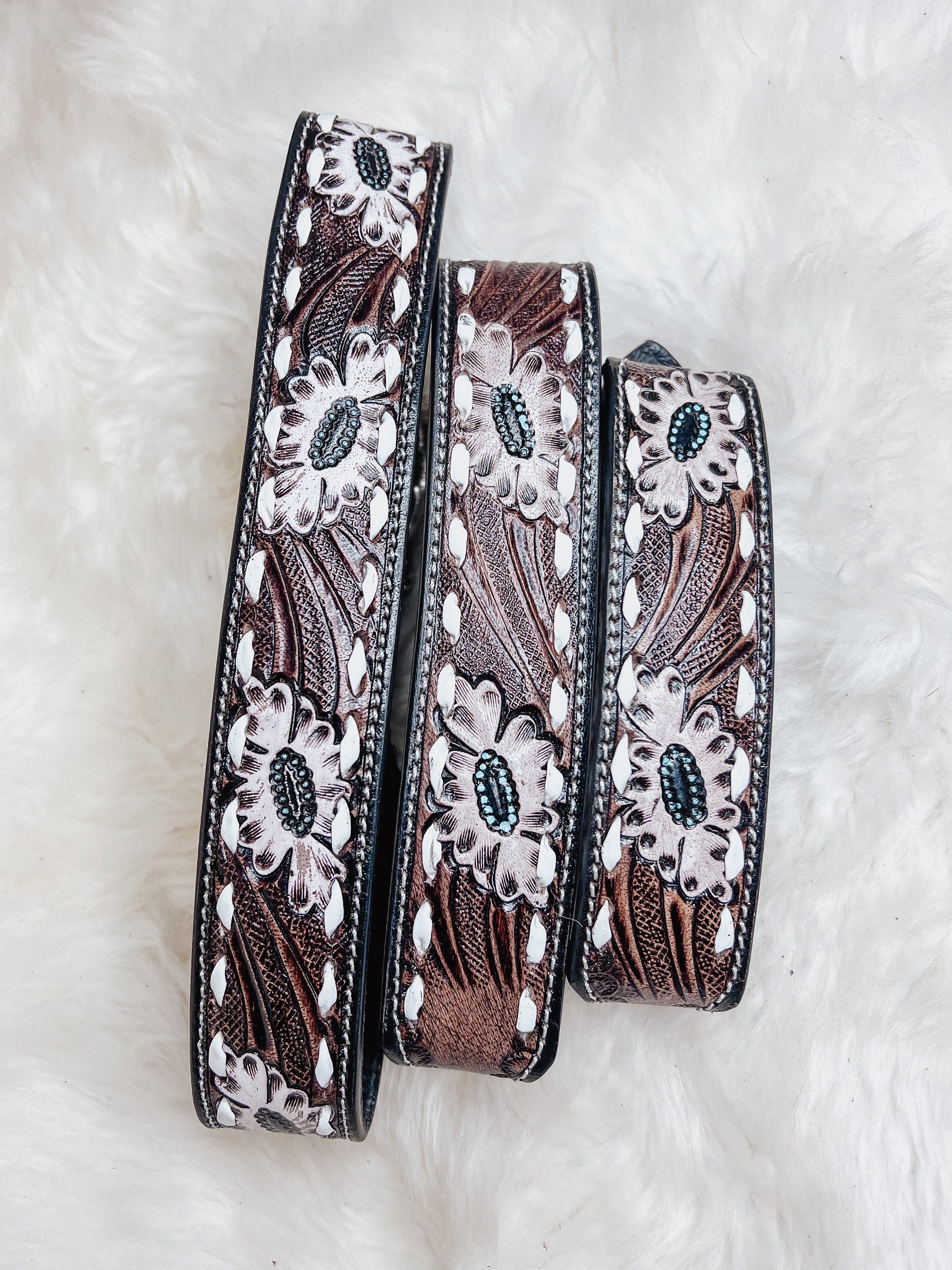 Hand Tooled White whipstitched Daisy Leather Western Dog Collar Cow Dog Farm Dog